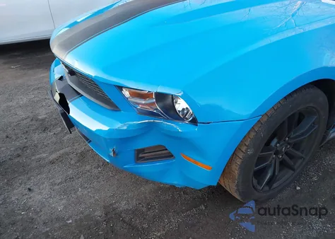 2010 Ford Mustang V6/V6 Premium z USA, uszkodzony, nr VIN 1ZVBP8EN5A5174221